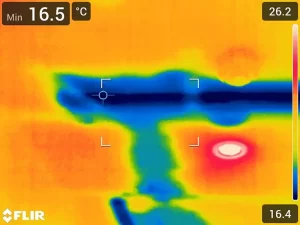 Thermal imaging scan displaying a concentrated area of moisture indicating a water leak in the ceiling of a Melbourne property.